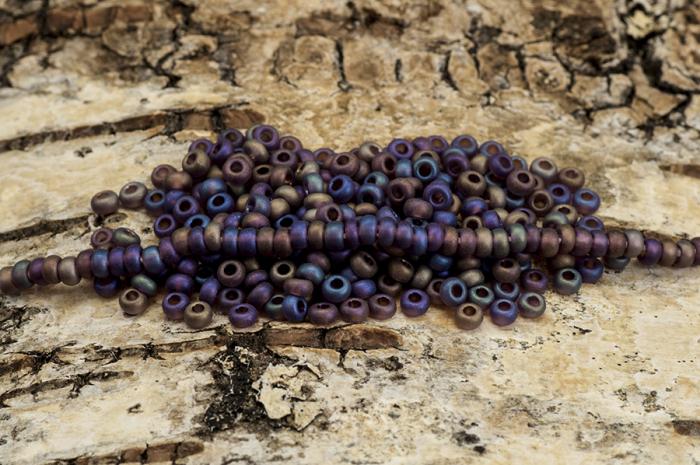 Seed Beads matt rainbow 2,6 mm, Lilamix (20g)