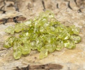 Peridot Chip 2-4 mm, Grön (40st)