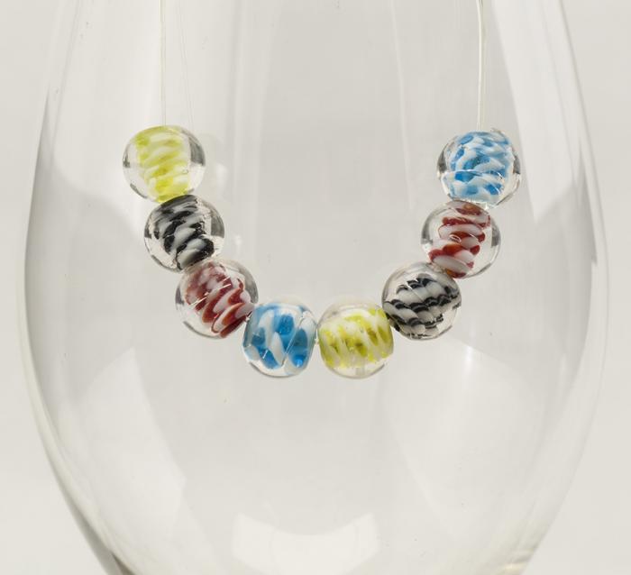 Glasprla lampwork rund 10 mm, Svart/Vit (5st)