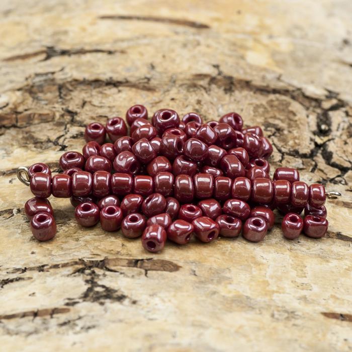 Seed Beads opak lustered 4 mm, Mrk hallonrd (20g)