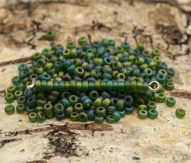 Seed Beads matt rainbow 2,6 mm, Grön (20g)