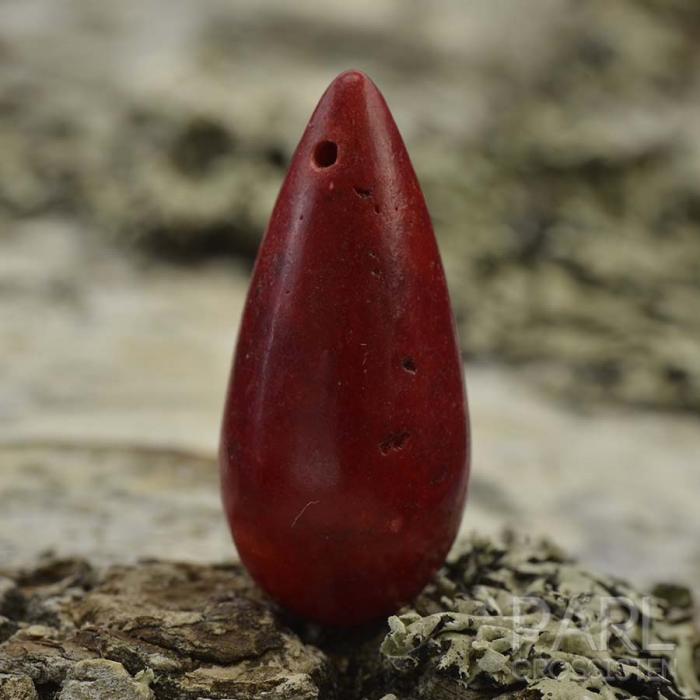Droppe howlite, Rd (st)