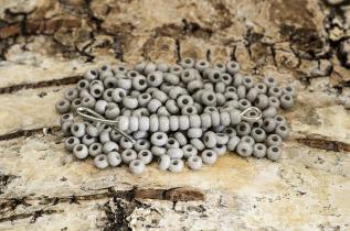 Seed Beads opak 2,6 mm, Grå (20g)