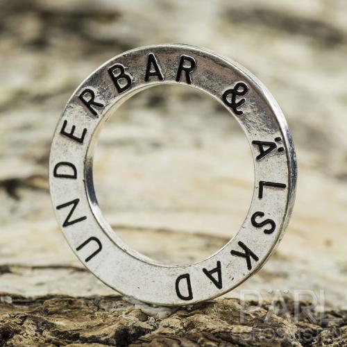 Budskapsring "UNDERBAR & ÄLSKAD" 23 mm, Antiksilver (st)