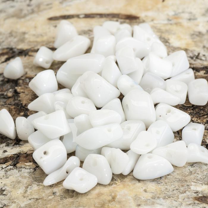 Syntetisk Sten Chip 5-10 mm, Vit (10g)