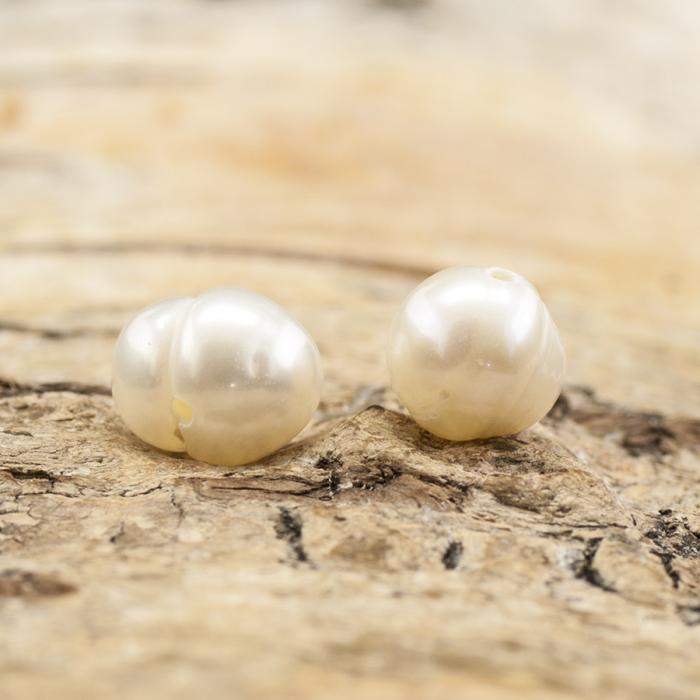 Sötvattenspärla Oval 6x7 mm, Gräddvit (2st)