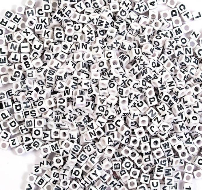 Bokstavspärlor 6,5 mm, Vit (300 st)