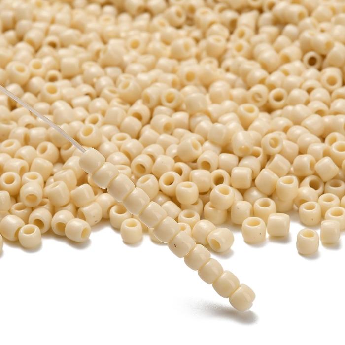 TOHO-pärlor runda 6/0, Opaque Light Beige (50st)