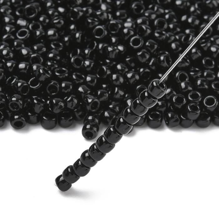 TOHO-pärlor runda 6/0, Opaque Jet (50st)