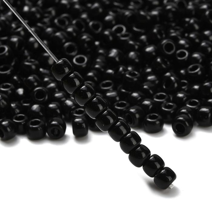 TOHO-pärlor runda 3/0, Opaque Jet (40st)
