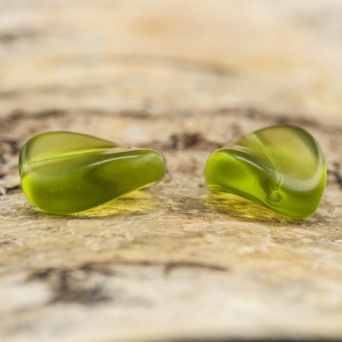 Glaspärla Vriden 11x13,5 mm, Grön (5st)