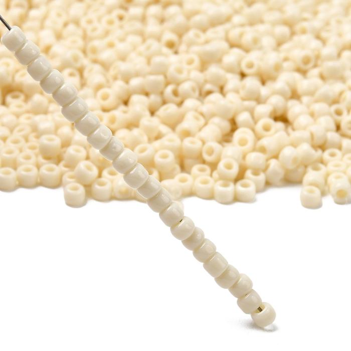 TOHO-pärlor runda 8/0, Opaque Light Beige (70st)