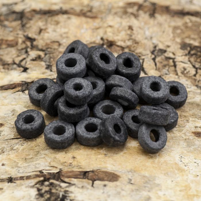 Keramikpärla Disk 6x3 mm, Grå (30st)