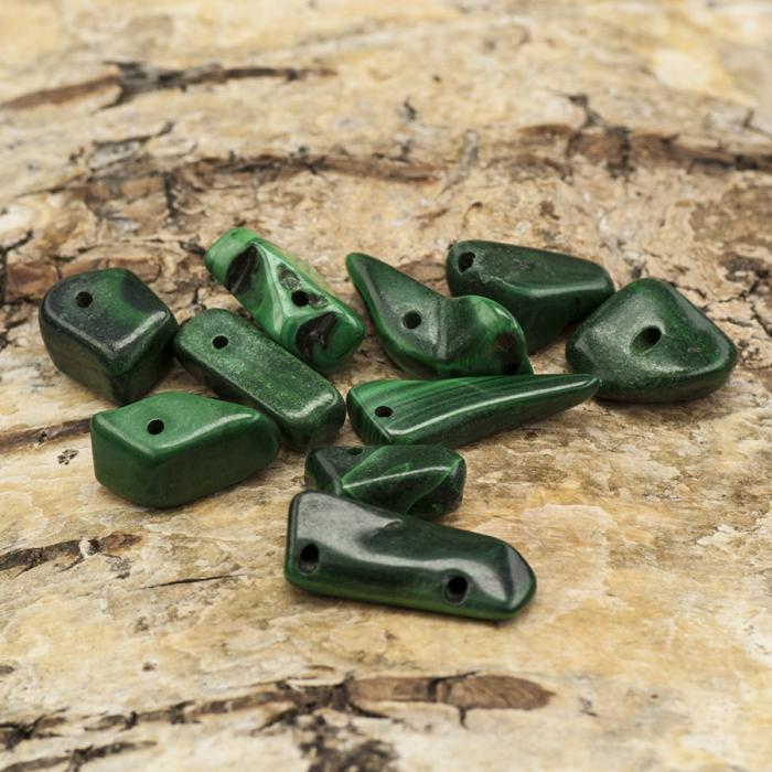 Malakit chip 5-14x4-10x2-6 mm, Grön (10st)
