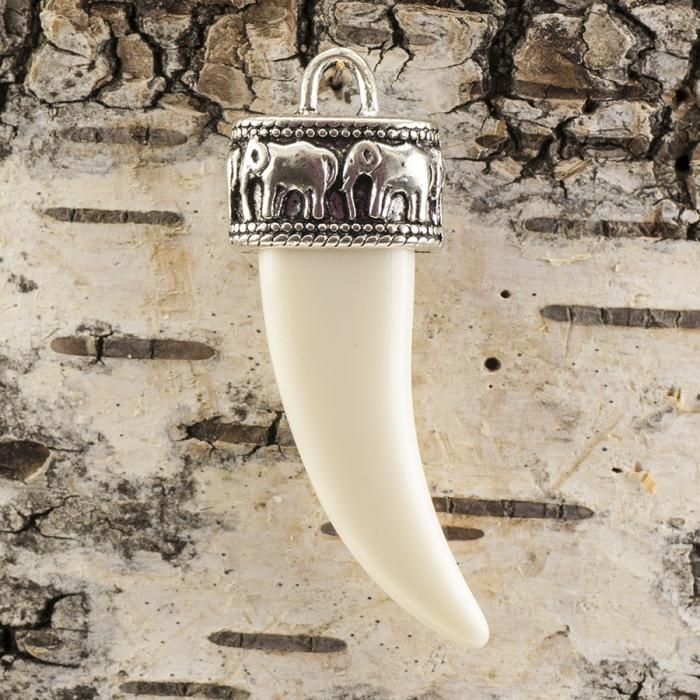 Hänge Elefantbete 47x16 mm, Vit/Antiksilver (st)