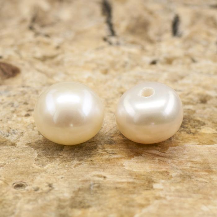 Halvborrad Sötvattenspärla 5x4 mm, Vit (st)