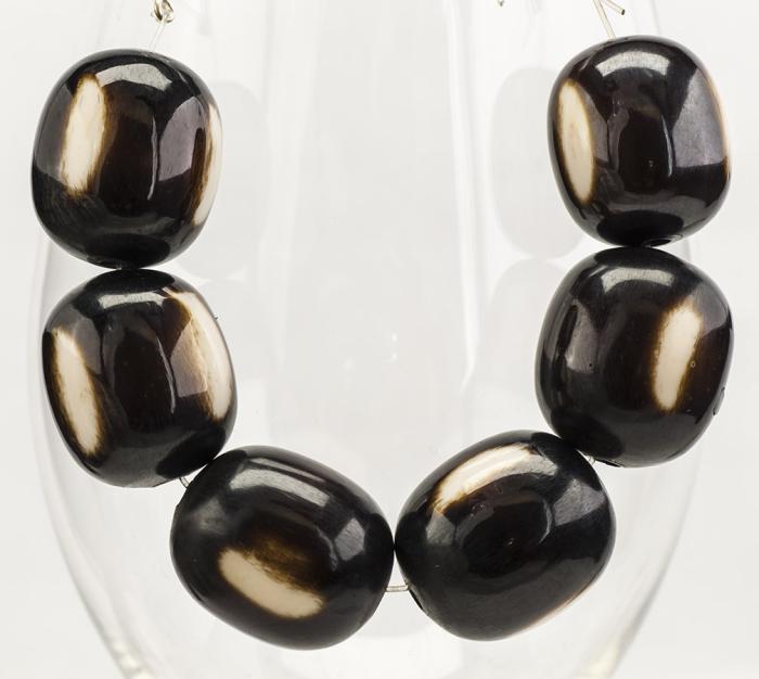 Träpärla 20x23 mm, Svart/Vit (5st)