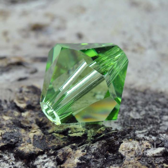 Swarovski bicone 8 mm, Peridot (2st)