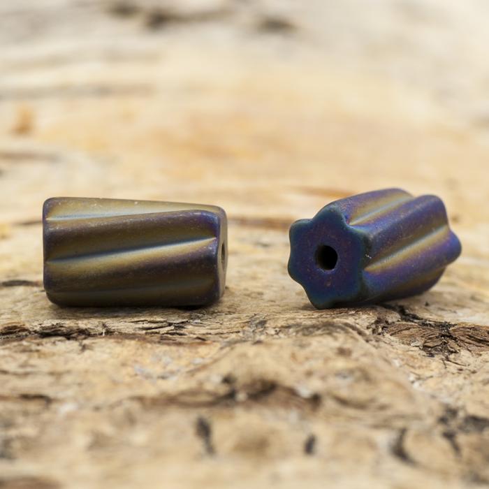 Glaspärla stav vriden 6x10 mm, Lilamulti (10st)