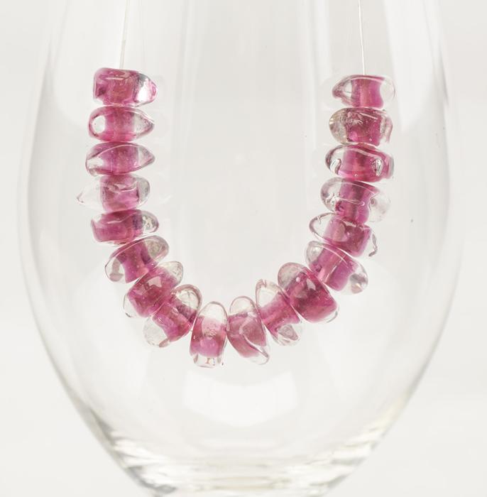 Glaspärla Triangel 12 mm, Klar/Cerise (5st)