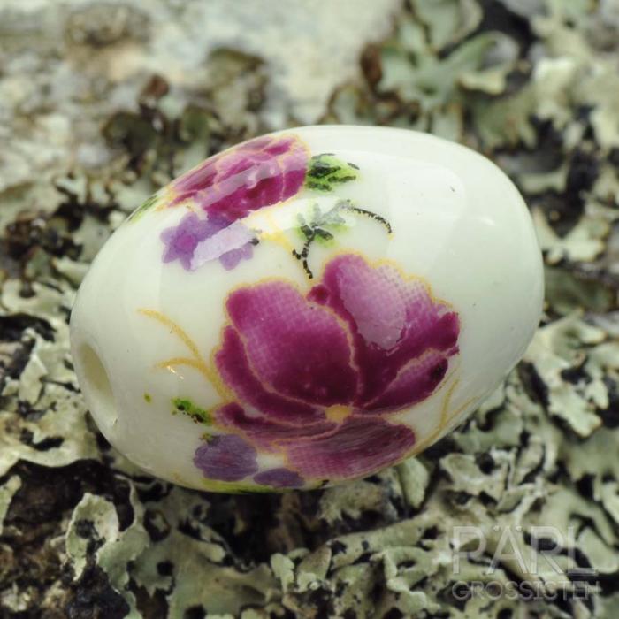 Porslinspärla oval 18x14 mm, Vit med lilarosa blommor (st)