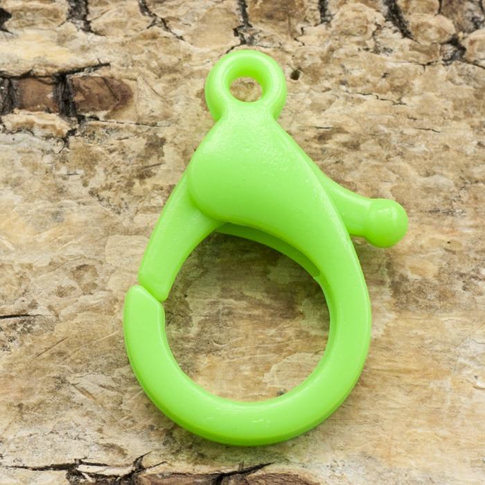 Karbinhake i plast 25x17 mm, Lime (2st)