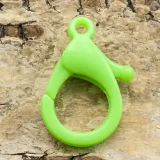 Karbinhake i plast 25x17 mm, Lime (2st)