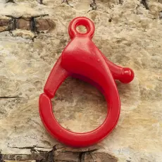 Karbinhake i plast 25x17 mm, Röd (2st)