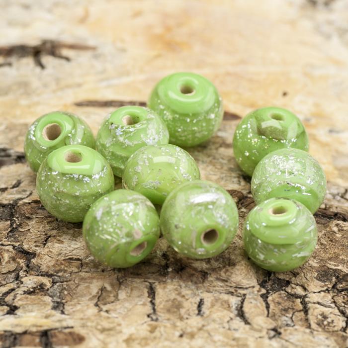 Glaspärla Lampwork 9x7 mm, Ljusgrön (5st)