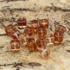 Glaspärla Kub 6x5,5 mm, Klar/Röd (15st)
