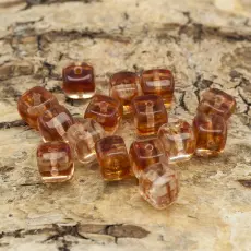 Glaspärla Kub 6x5,5 mm, Klar/Röd (15st)