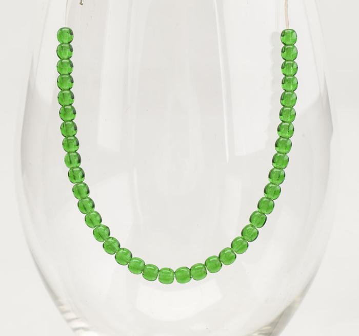 Glaspärla rund 4 mm, Mörkgrön (60st)