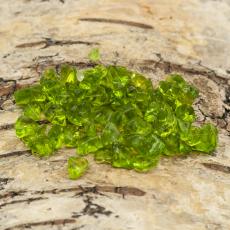 Syntetisk Sten Chip 2-5 mm, Ljusgrön (ca 35st)