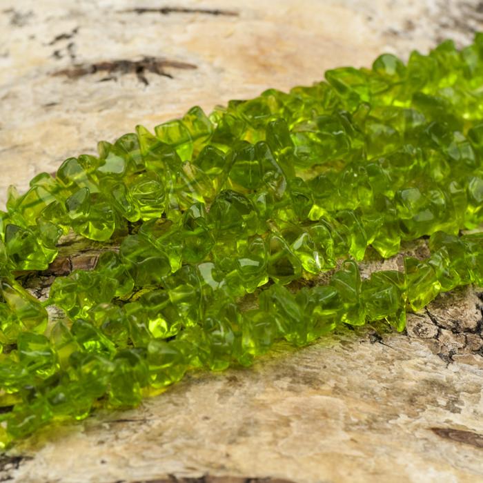 Syntetisk Sten Chip 2-5 mm, Ljusgrön (ca 35st)