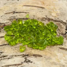 Syntetisk Sten Chip 2-5 mm, Ljusgr&ouml;n (ca 35st)