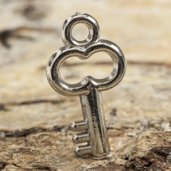 Berlock Nyckel CCB 17x9,5x3 mm, Silverfärg (25st)
