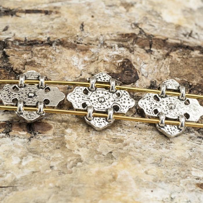 Mellandel Blomma med Strass 13x13 mm, Röd/Antiksilver (st)