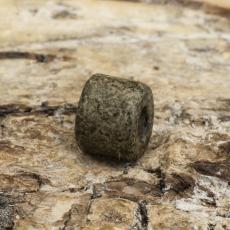 Keramikpärla Pelare 6x5 mm, Oliv (20st)