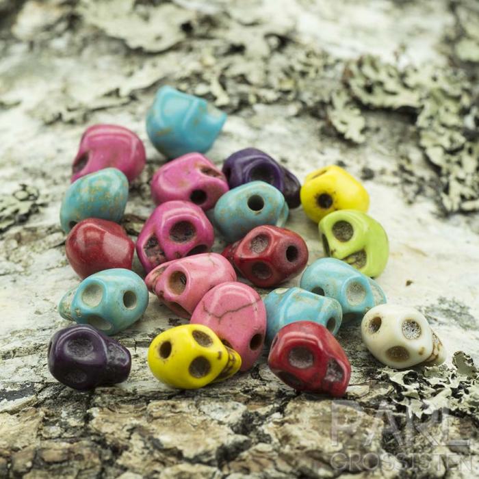 Döskalle howlite 7x6x8 mm, Färgmix (20st)