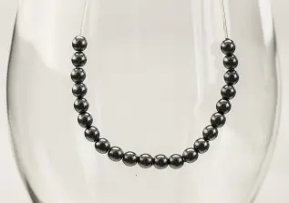 Vaxad glaspärla 4 mm, Hematit (60st)