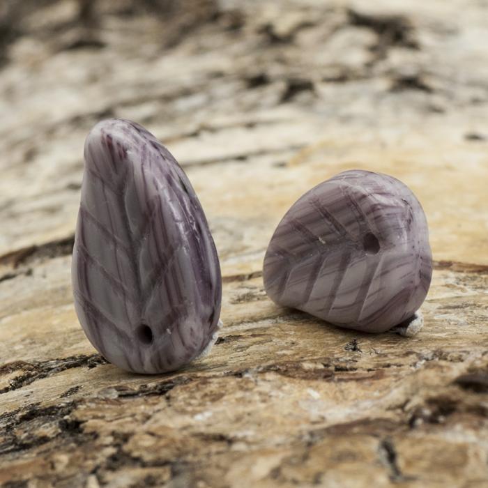 Glaslöv 9x14x3 mm, Lila/Vit (10st)
