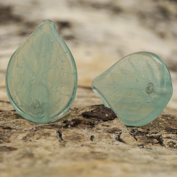 Glaslöv 13x18 mm, Ljus turkos (10st)