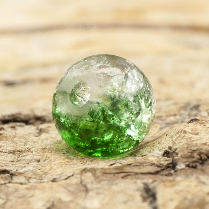 Krackelerad glaspärla rund 6 mm, Mörkgrön/Klar (40st)