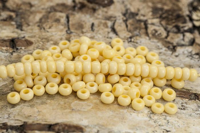 Seed bead opak 2,6 mm, Cremegul (20gr)