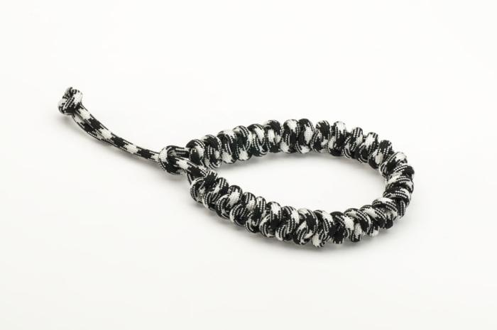 Paracord 550, Black White (meter)