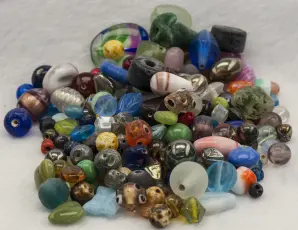 Glasp&auml;rla 2-15 mm, F&auml;rgmix (150g)