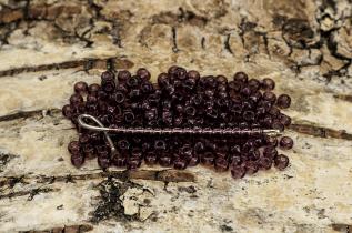 Seed Beads transparent 2,6 mm, Mörklila (20g)