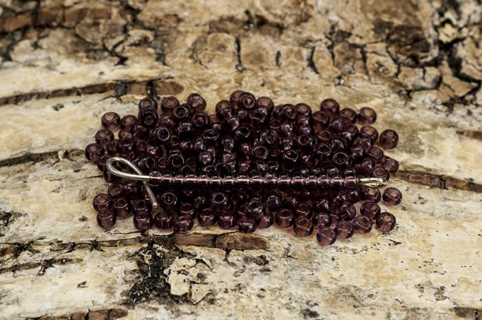 Seed Beads transparent 2,6 mm, Mörklila (20g)