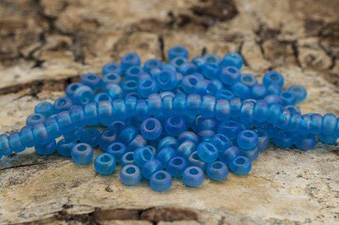 Seed Beads matt rainbow 2,6 mm, Blå (20g)