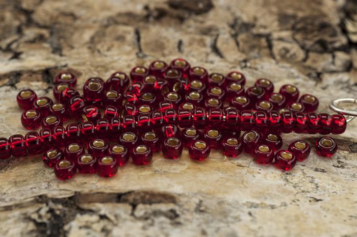 Seed Beads silverlined 2,6 mm, Röd (20g)